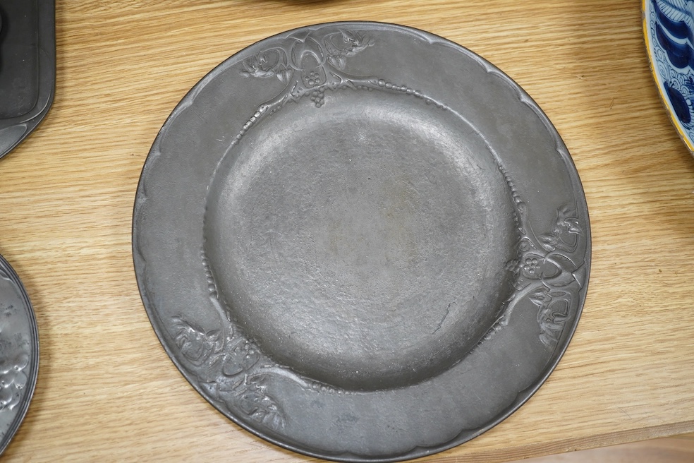 Art Nouveau English and Continental pewter, including a tray dish inkwell plate, etc., dish 30cm diameter (17). Condition - variable fair to good